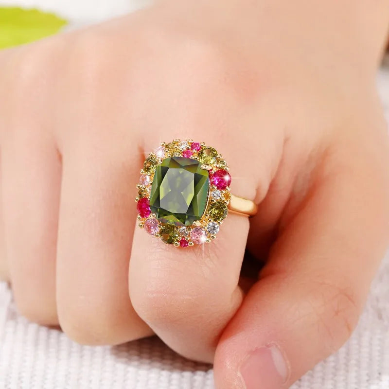 Huitan Elegant Big Green Cubic Zirconia Rings for Women Wedding Engagement Party New Luxury Lady's Accessories Fashion Jewelry