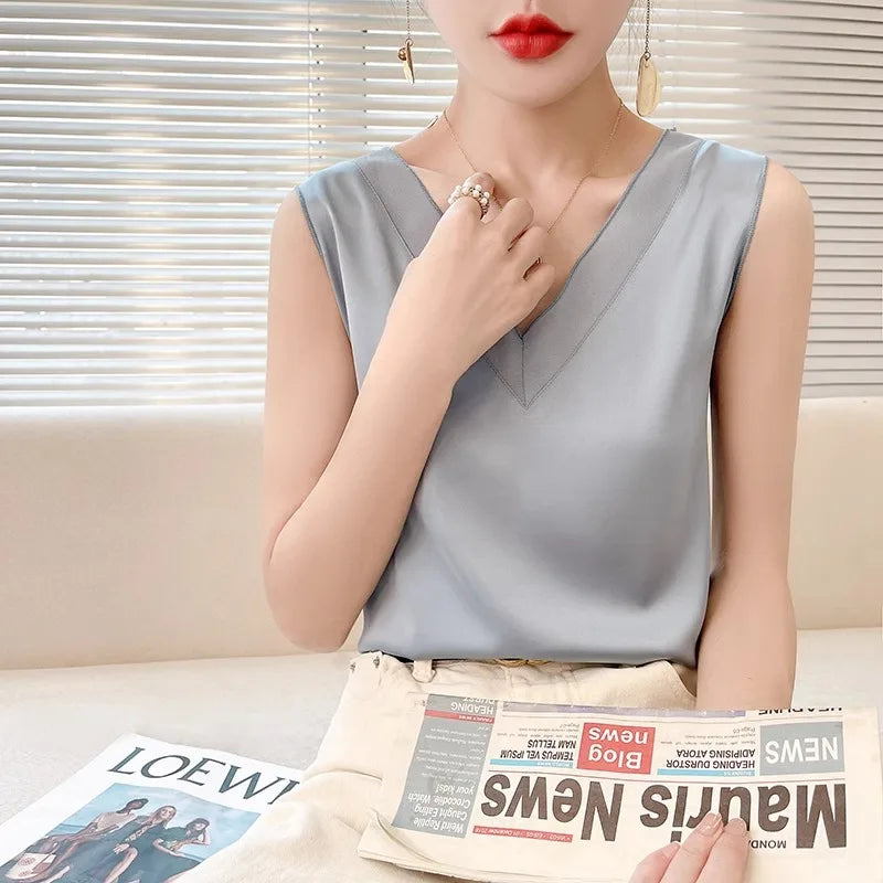 Silk halter V-neck sleeveless bodice Satin vest lace with beautiful back summer jacket with suit top