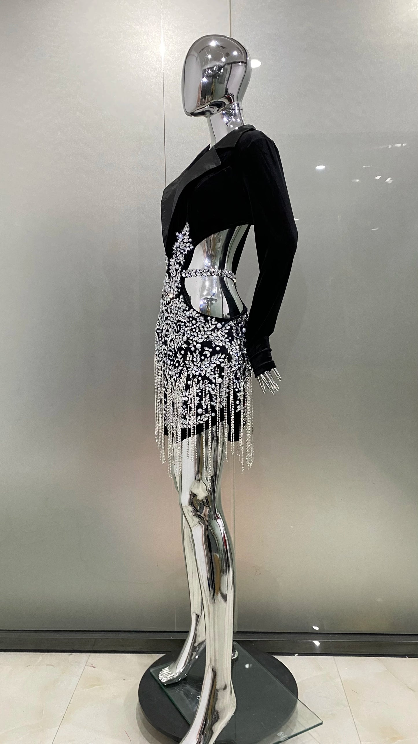 2024 Luxus Diamanten Quasten Sexy Cut-Out Gekerbte Schwarze Minikleid Damen Abendparty Vestido Feiern Club Party Outfit