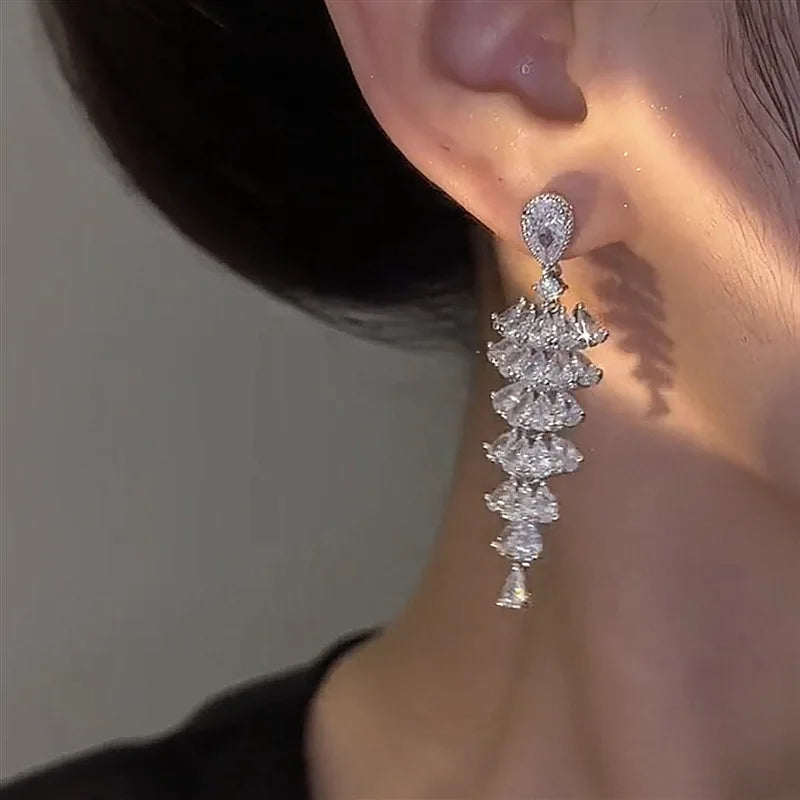 Modische Luxus-Ohrringe mit geometrischen Anhängern für Damen, Hochzeit, Party, Schmuckzubehör, wunderschöne Zirkonia-Braut-Brincos