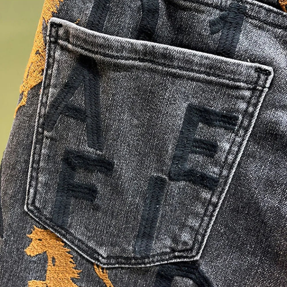 Herren Jeans Bestickte Beinschlankmachende Hose Lässige Streetwear Vielseitige Personalisierte Bleistifthose Herrenbekleidung Frühjahr 2024 Neu
