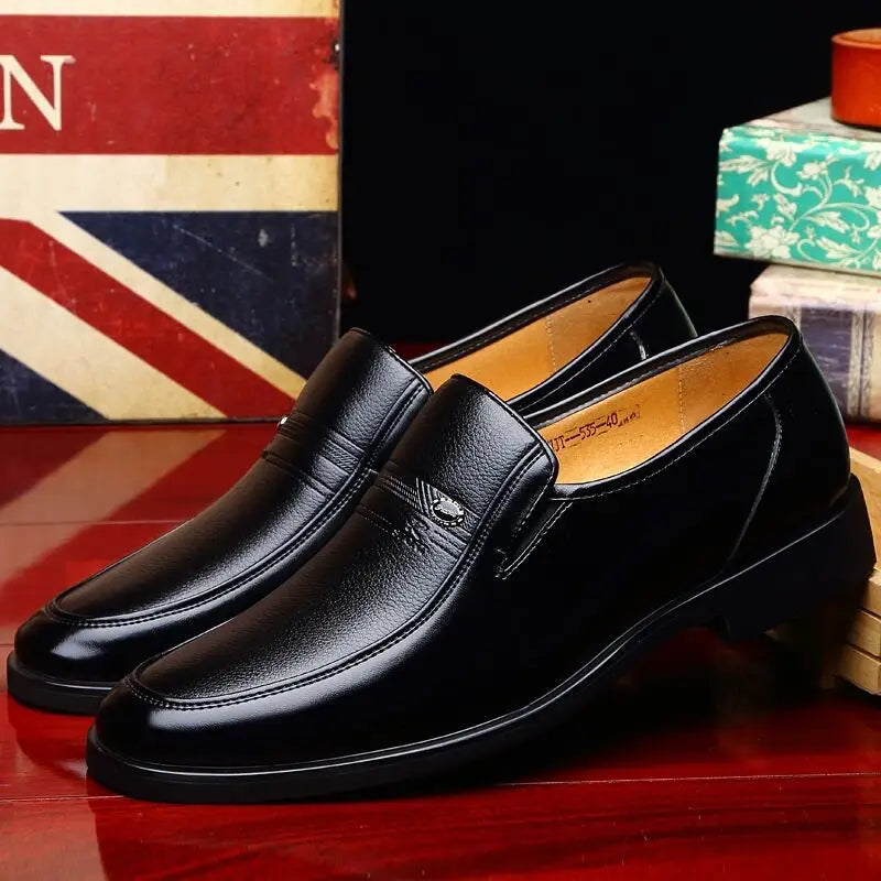 Leder Herren Business Schuhe Luxusmarke 2022 Herren Loafer Elegant Mokassins Atmungsaktiv Slip-on Schwarze Fahrerschuhe Übergröße 38-44