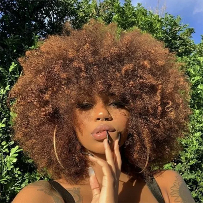 QVR Kurze Afro Kraushaar Perücken mit Pony für Damen Flauschige Kurze Afro Locken Perücken Echthaar Perücke 180% Dichte Volle Maschinenhaare