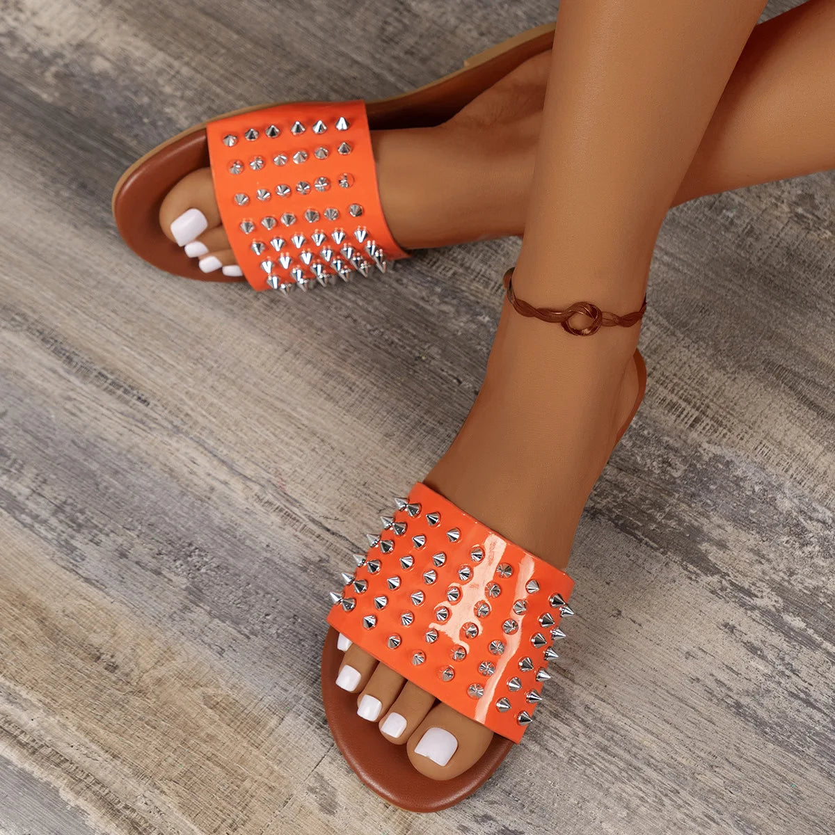 2024 Women Summer New Flat Bottom Rivet Outdoor Beach Large Size Slippers for Leisure, Anti slip Durable Home Sandals