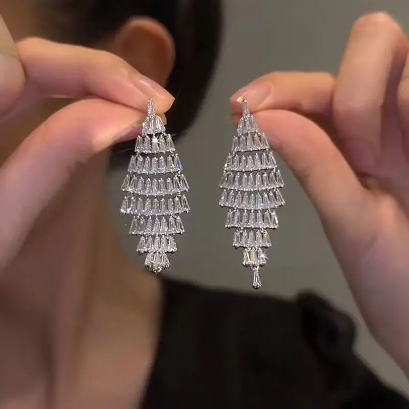 Modische Luxus-Ohrringe mit geometrischen Anhängern für Damen, Hochzeit, Party, Schmuckzubehör, wunderschöne Zirkonia-Braut-Brincos