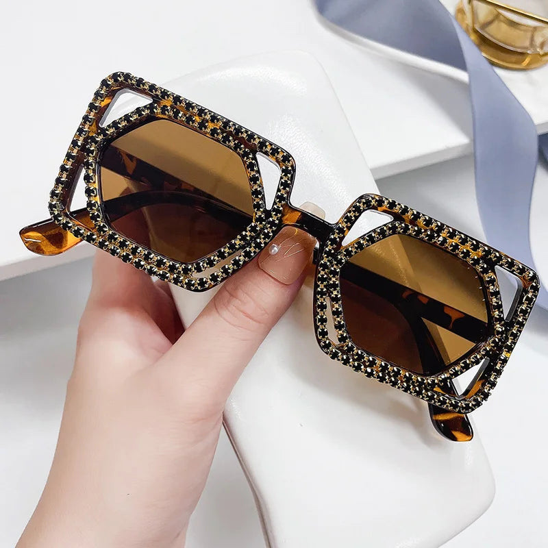 Quadratische Luxus Diamanten Sonnenbrille Damen Punk Mode Strass Sonnenbrille Weiblich Glänzend Sexy Gelbe Linse Brille Schatten Handgemacht