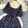 2024 Neues Sommer Blumenmuster Maxikleid Damen Vintage Eckiger Ausschnitt Geraffte Brust Schärpe Bandage Sommerkleid Partykleid