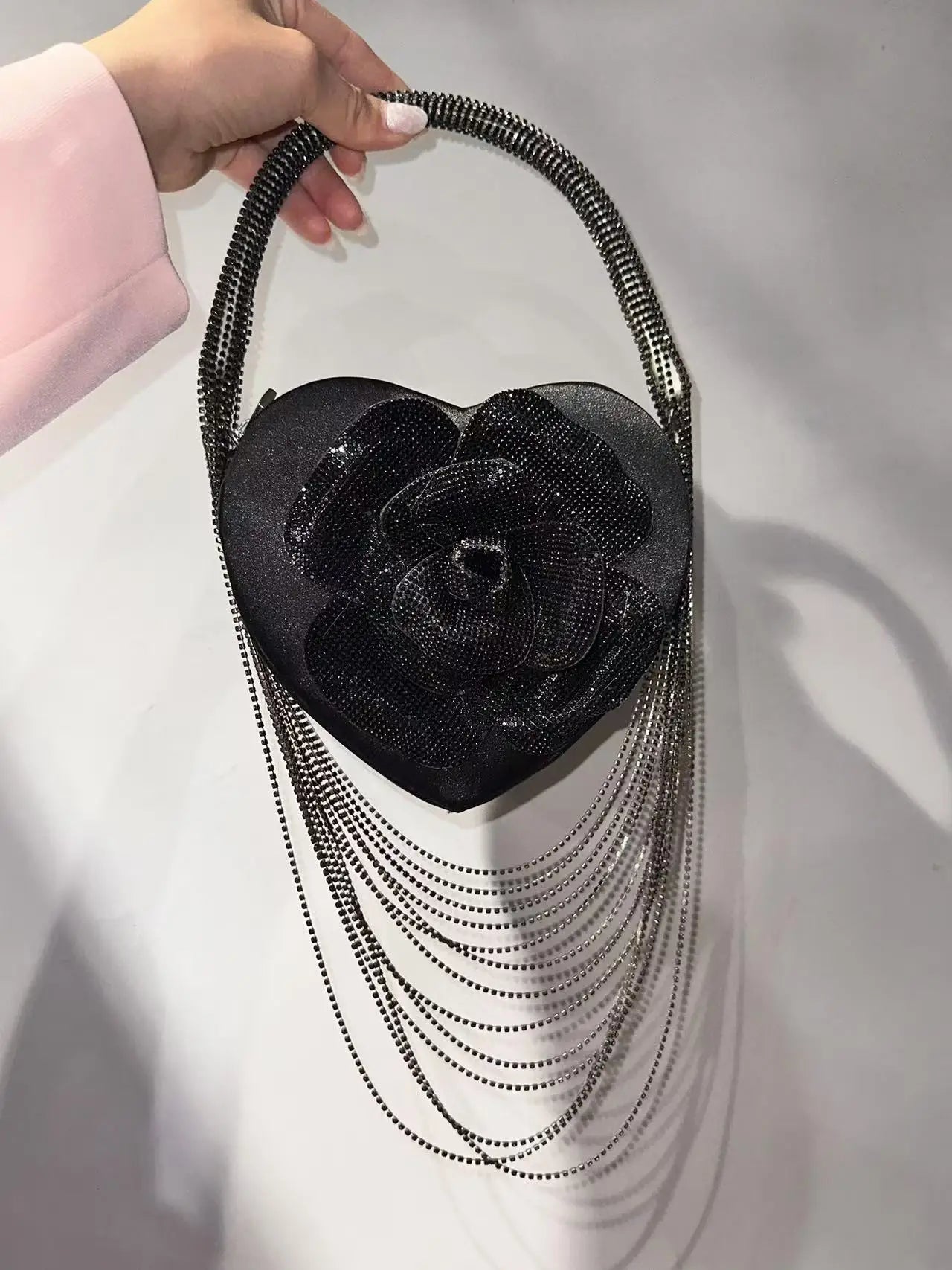 Luxuriöse Glitzer-Blumen-Strass-Diamant-Quasten-Abendtasche Herzförmige Damenhandtasche Hochzeit Party Clutch Umhängetasche