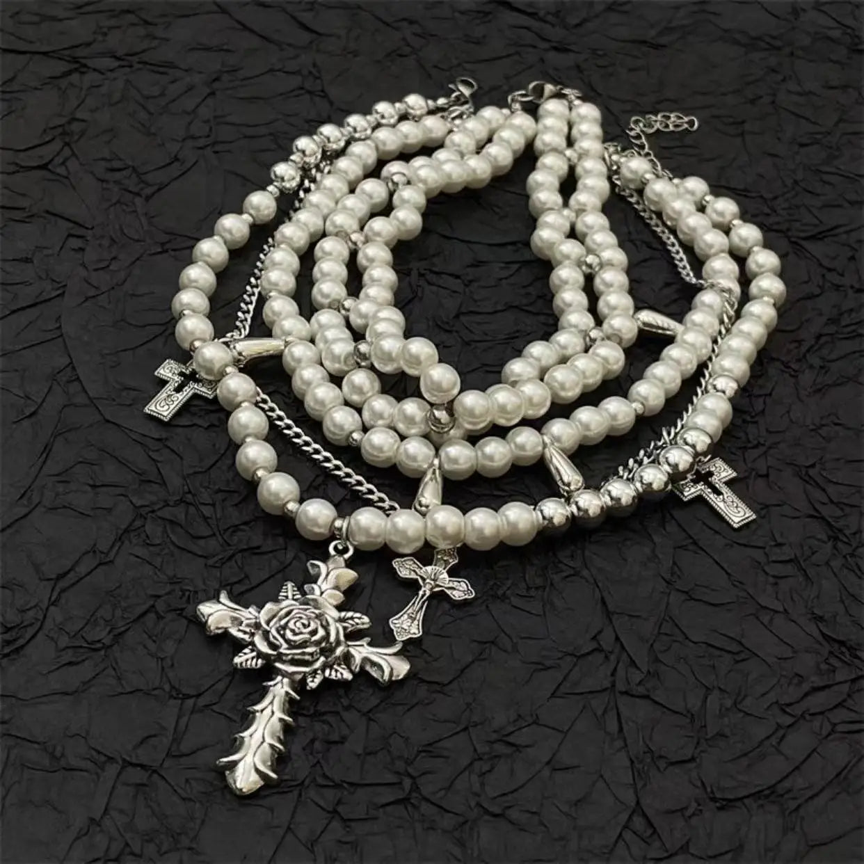 Goth Rosenblume Imitation Perlen Kreuz Anhänger Halskette für Frauen Mehrlagige Perlenketten Ästhetischer Vintage Luxus Schmuck
