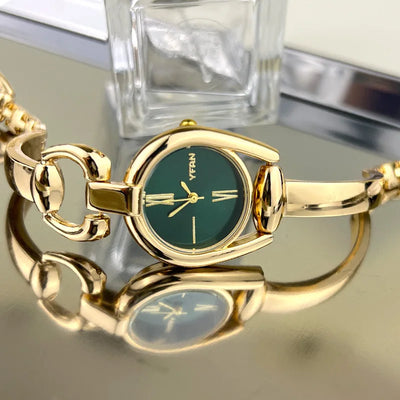 Minimalistische Nischen-Damen-Quarz-Armbanduhren Edelstahlarmband Kleines Zifferblatt Modische exquisite Quarzuhr für Damen
