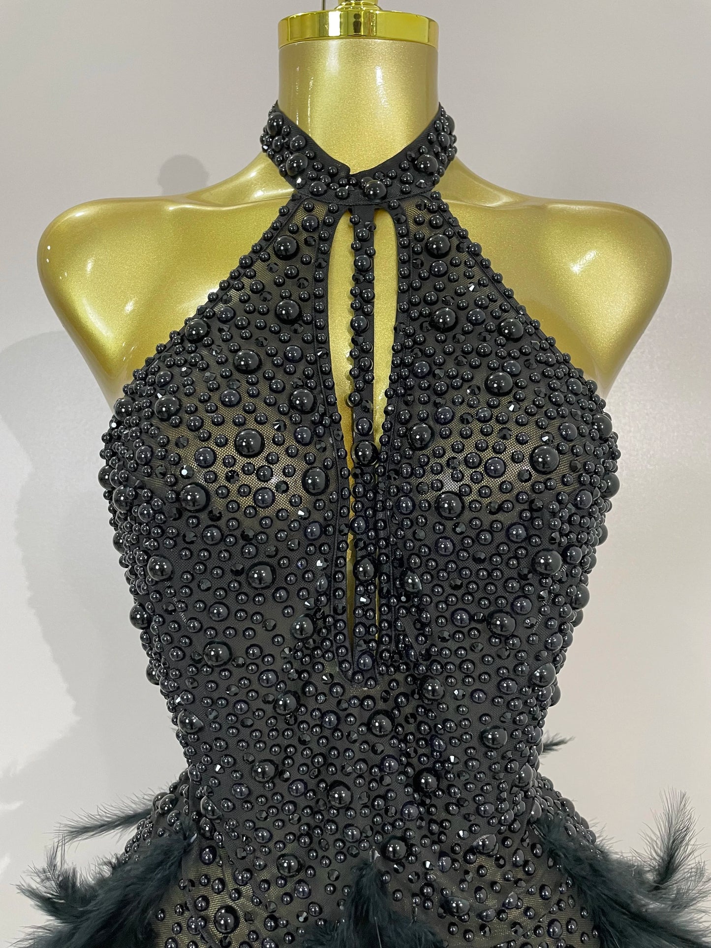 Women Luxury Rhinestones Pearls Feathers Halter Backless Short Dress Women Sexy Celebrate Birthday Dress Nightclub Stage Costume