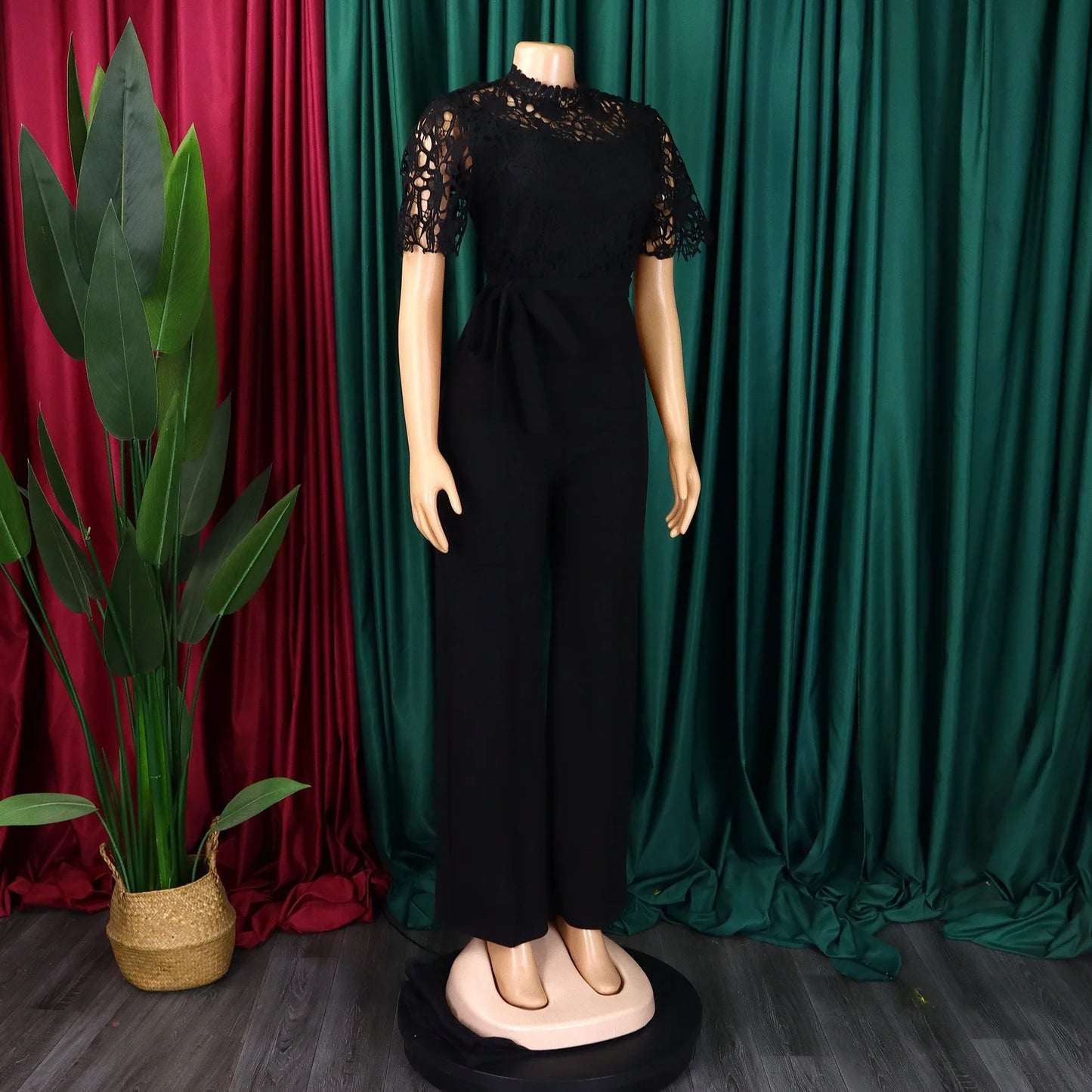 Elegante Jumpsuits & Rompers für Damen Rundhals Spitze Patchwork Kurzarm Gürtel Hohe Taille Luxus Geburtstagsparty Abend Outfit