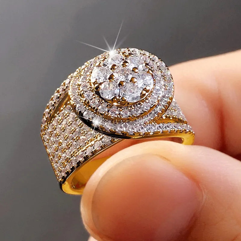 Huitan Gorgeous Wedding Engagement Rings for Women Modern Fashion Design Sparkling Cubic Zirconia Female Rings Party New Jewelry