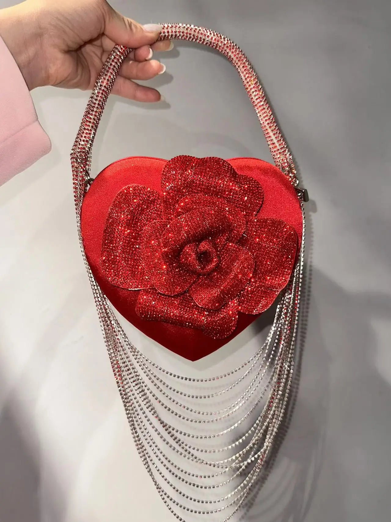 Luxuriöse Glitzer-Blumen-Strass-Diamant-Quasten-Abendtasche Herzförmige Damenhandtasche Hochzeit Party Clutch Umhängetasche