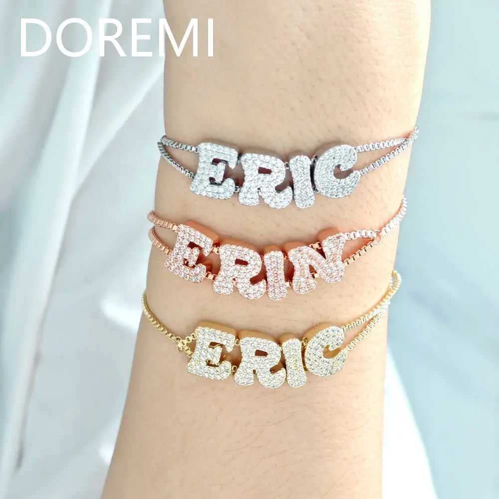 DOREMI Fat Bubble Slide Armband mit Initialen, voll mit Kristallbuchstaben, Damen-Namen, DIY-Schiebebuchstaben-Armbänder