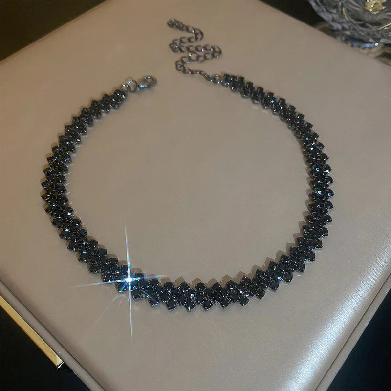 Fashion Gold Color Rhinestone Choker Necklaces for Women Geometric Crystal Necklaces Weddings Jewelry Party Gifts