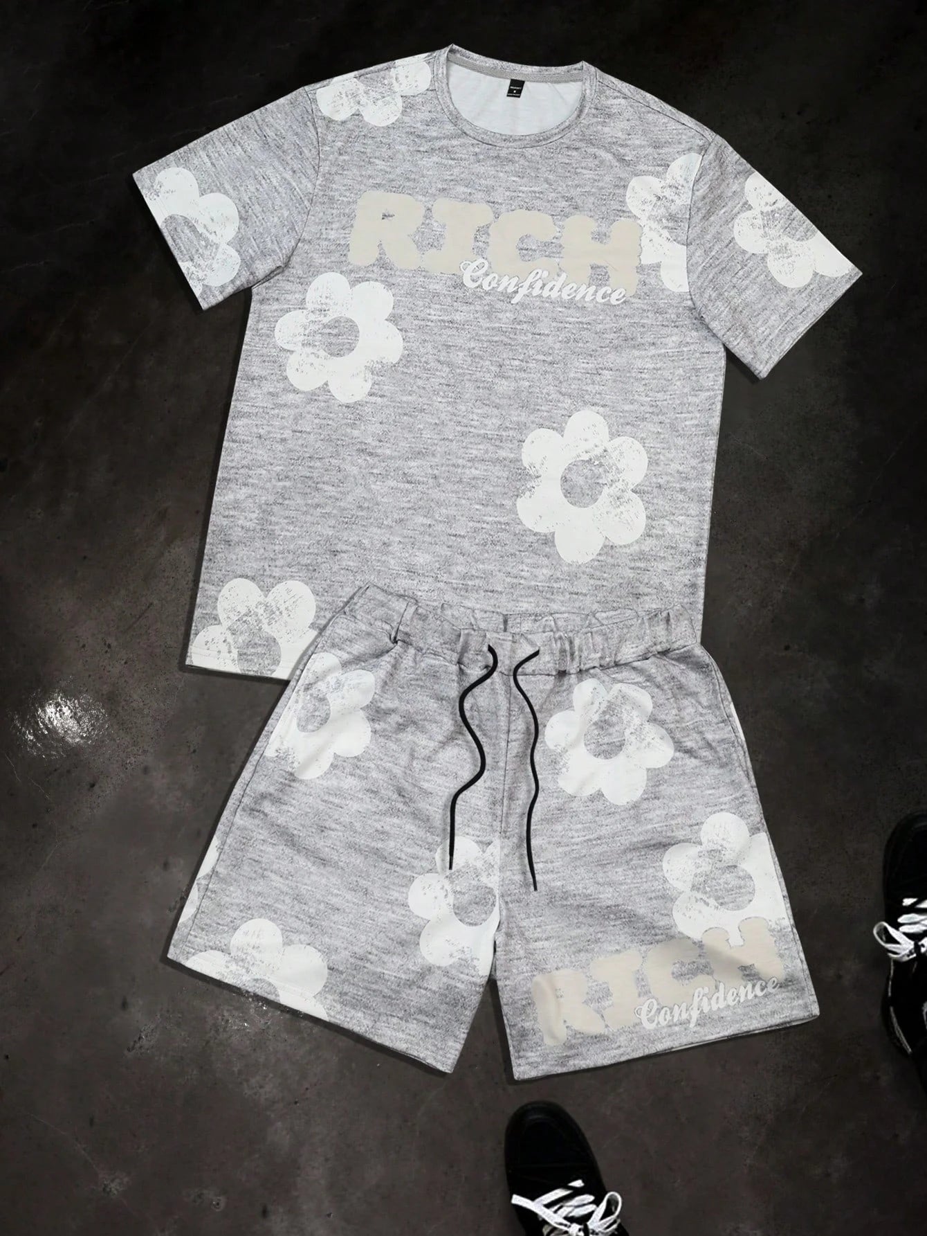 Fashion Men's Black and White Flower Graphic Print T-shirt Shorts 2-piece Set O-neck Short Sleeve Top Elastic Waist Shorts Set
