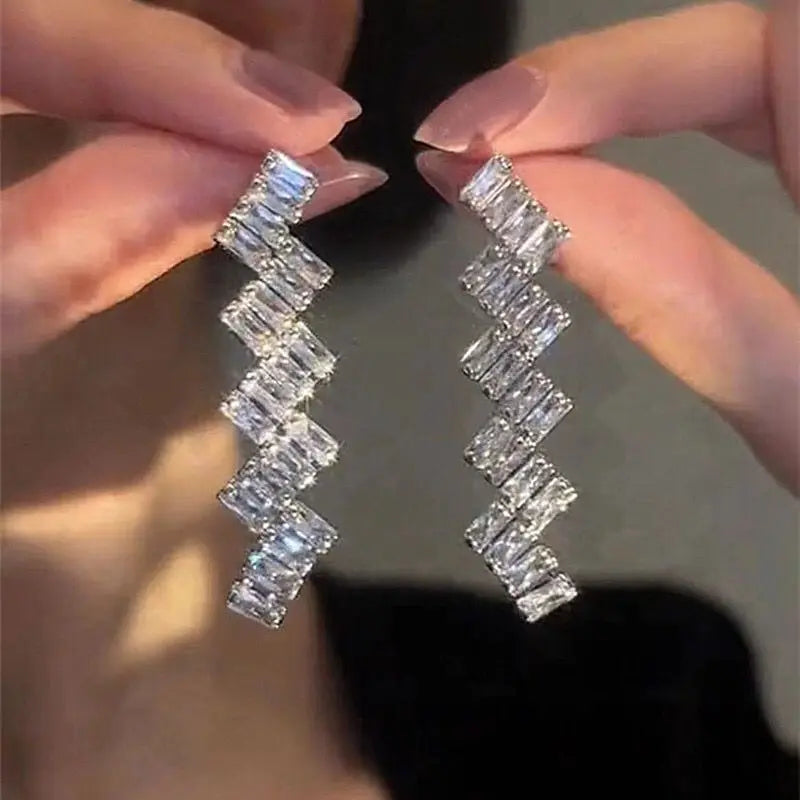 Modische Luxus-Ohrringe mit geometrischen Anhängern für Damen, Hochzeit, Party, Schmuckzubehör, wunderschöne Zirkonia-Braut-Brincos