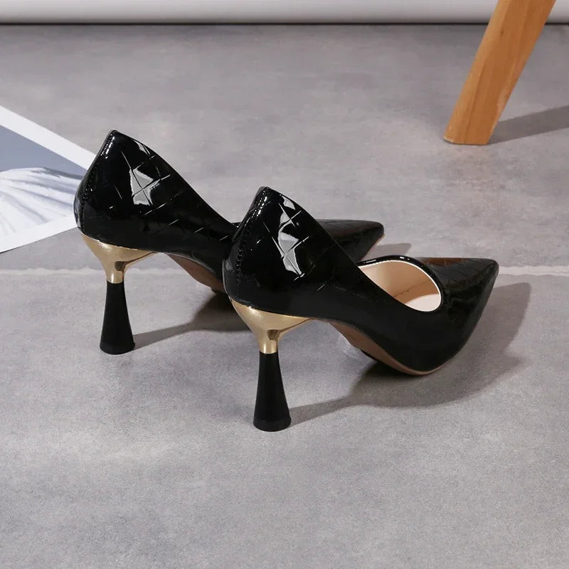 Schuhe Damen 2024 Trend Neue Sommer Rote Absätze Elegante Damen Schwarze Pumps mit Absatz Spitz zulaufende Pumps Kleid Leder Weiße Damenschuhe