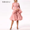TWOTWINSTYLE Damenkleid Unregelmäßig Gefaltet Patchwork Mode Lang Laternenärmel Tailliertes Minikleid 2024 Neue Kleidung