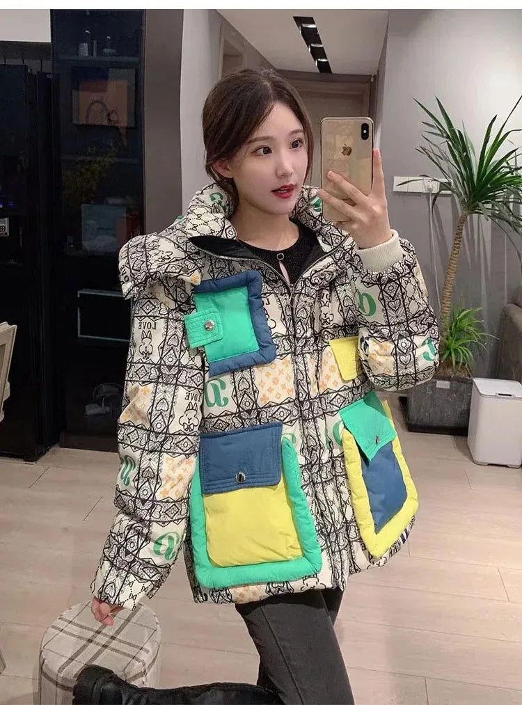 2023 Europäische Station Winter Neue Daunenjacke Damen Warm Mode Kurze Farb-Patchwork Graffiti dicke Weiße Entendaunenjacke