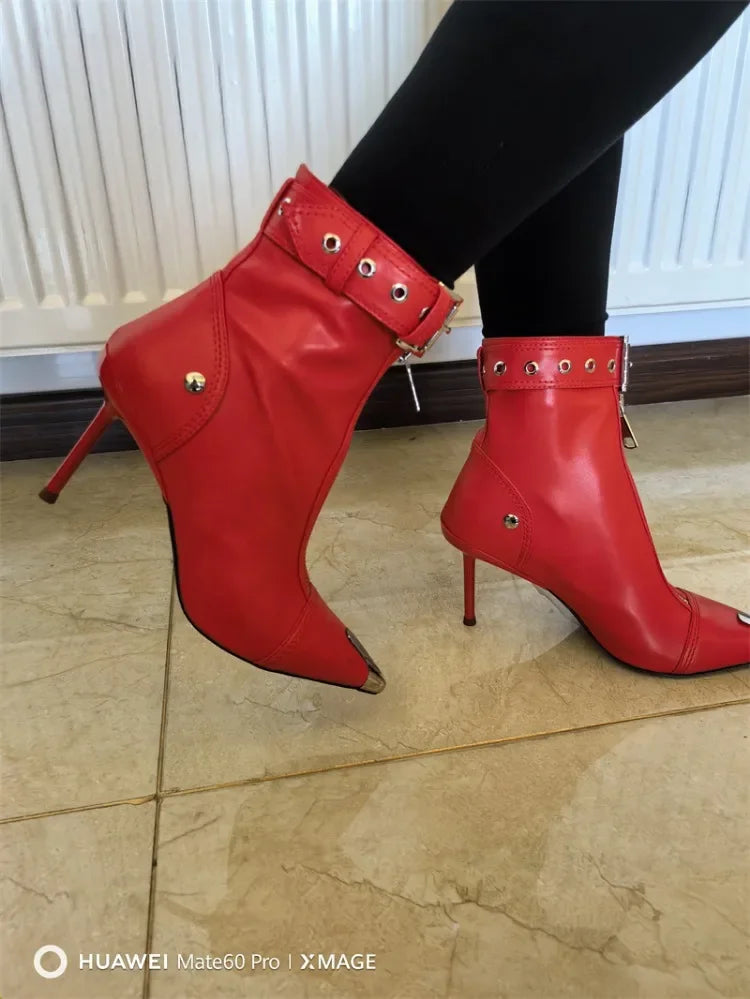 Gürtelschnalle Reißverschluss vorne Modenschau Stiefeletten Damen Herbst Winter Neu Spitz Metallverzierung Rote High Heels Ankle Boots