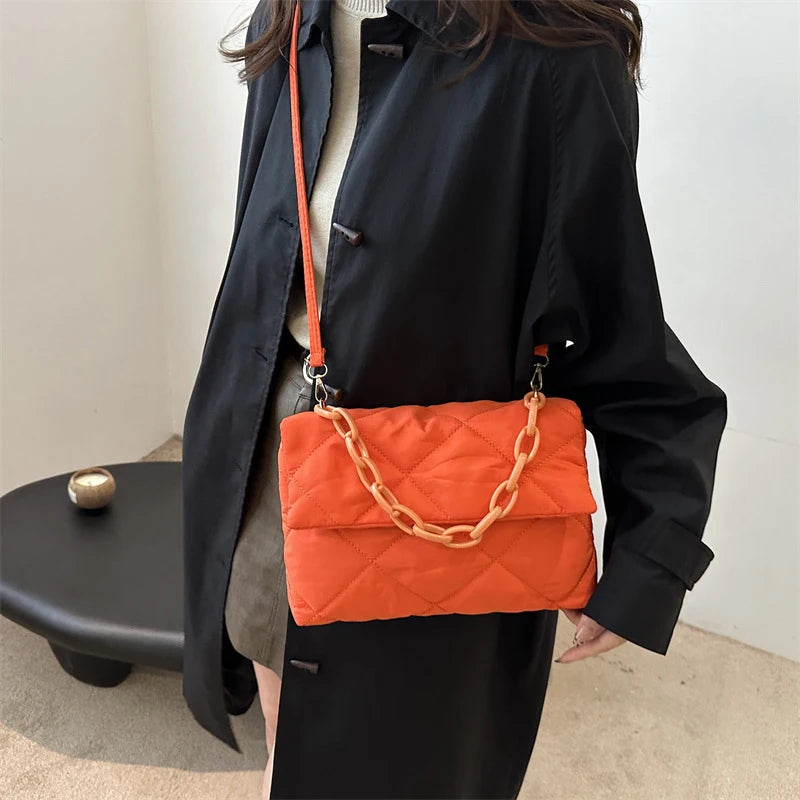 Acryl-Ketten-Umhängetaschen, quadratisch, lässig, Klappe, Damen-Pendeltaschen, gesteppt, All-Match, Winter, große Kapazität für Mädchen zum Einkaufen