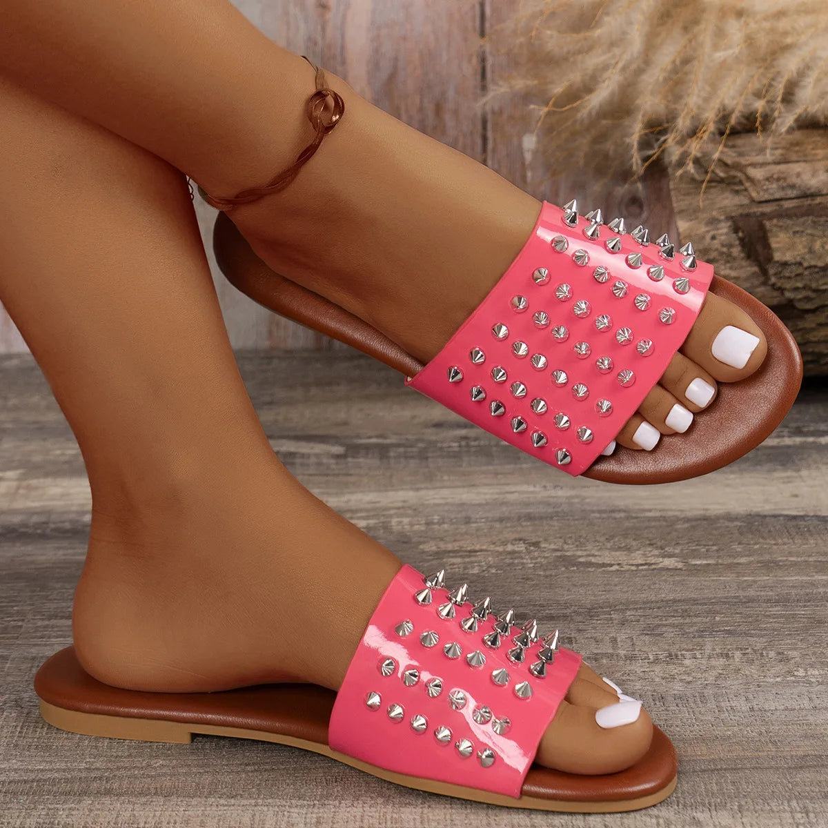 2024 Women Summer New Flat Bottom Rivet Outdoor Beach Large Size Slippers for Leisure, Anti slip Durable Home Sandals