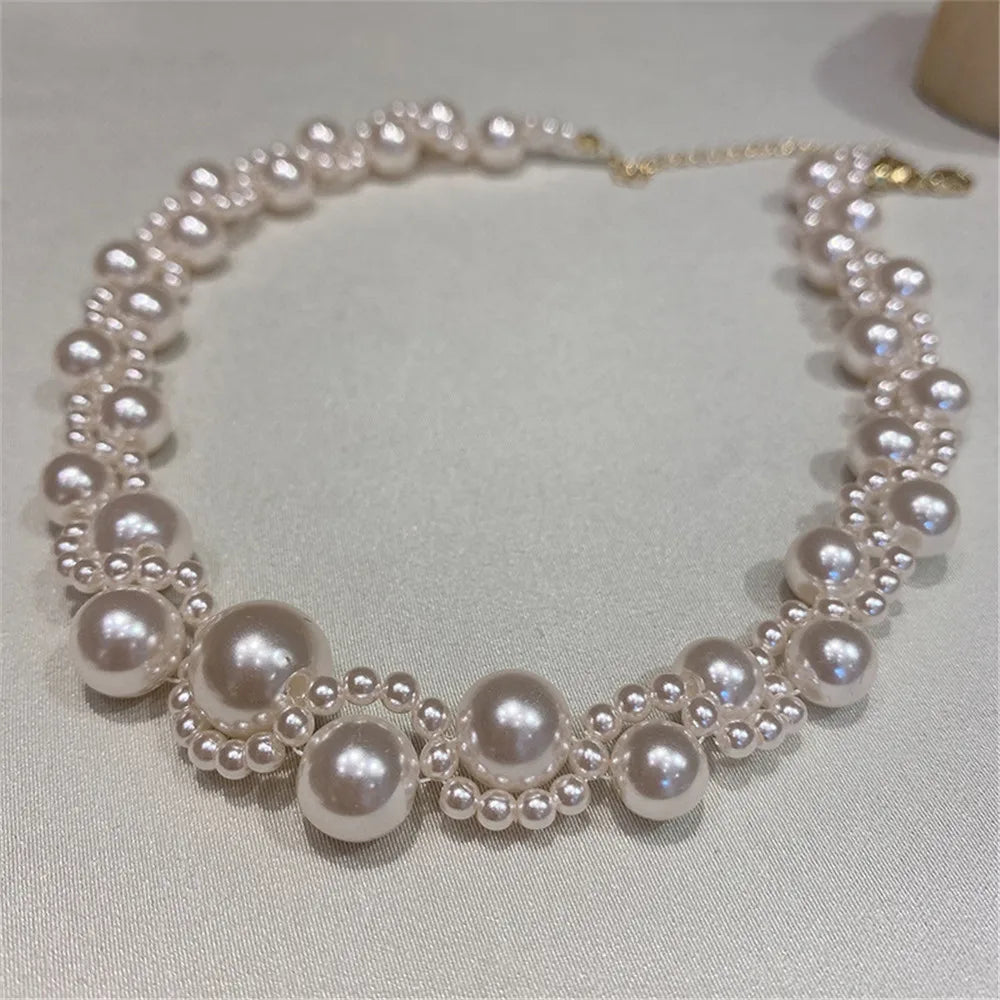 Luxuriöses Vintage dreilagiges Perlen-Collier, 2024 neue Trend-Schmuckmode Damen Halskette für den Hals Partygeschenk
