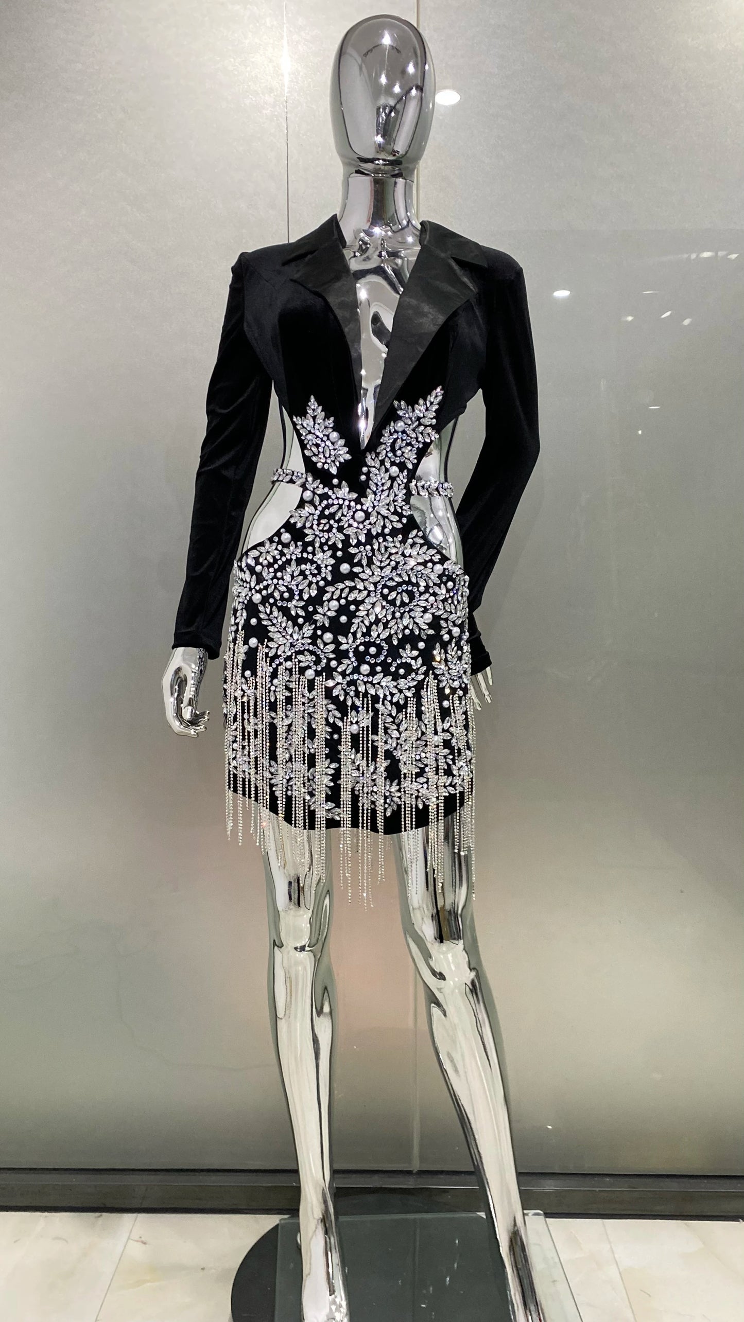 2024 Luxus Diamanten Quasten Sexy Cut-Out Gekerbte Schwarze Minikleid Damen Abendparty Vestido Feiern Club Party Outfit
