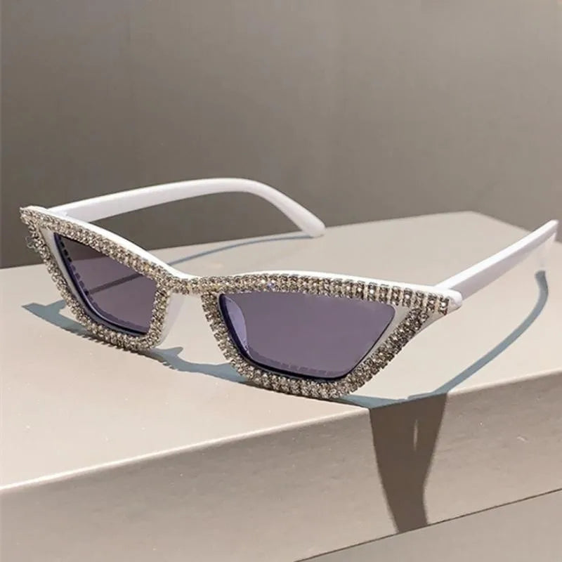 KLASSNUM Luxuriöse Cat-Eye-Sonnenbrille für Damen und Herren, modische Diamant-Dreieck-Marken-Designer-Glitzer-Sonnenbrille UV400 Shades Brille