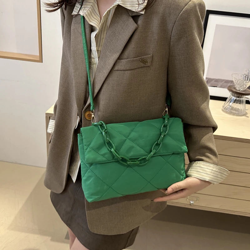 Acryl-Ketten-Umhängetaschen, quadratisch, lässig, Klappe, Damen-Pendeltaschen, gesteppt, All-Match, Winter, große Kapazität für Mädchen zum Einkaufen