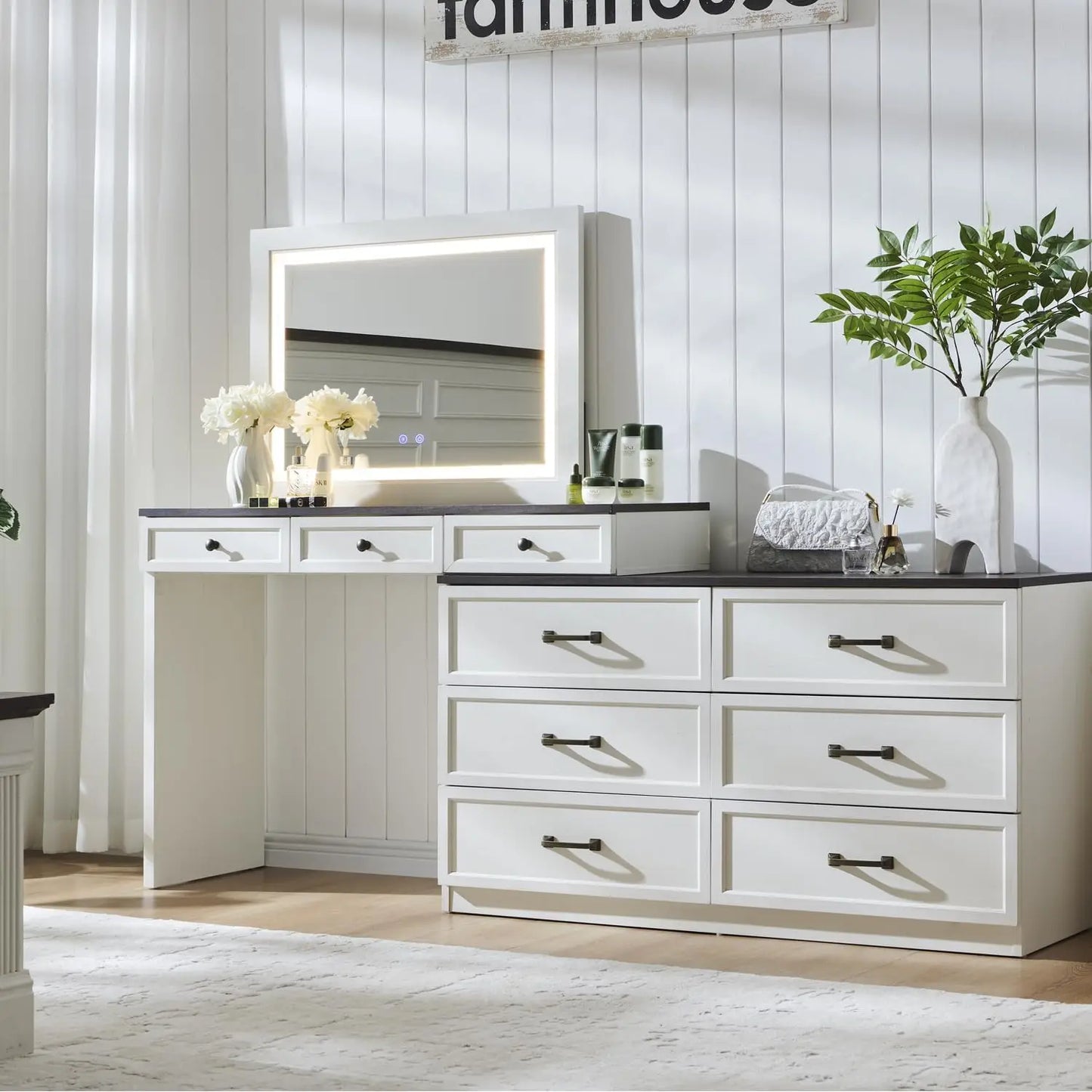 69" B rustikale Schlafzimmerkommode aus Holz mit Glasplatte, 9 großen Schubladen, 3 farbigen Leuchten und 30" HD-LED-Spiegel