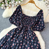 2024 Neues Sommer Blumenmuster Maxikleid Damen Vintage Eckiger Ausschnitt Geraffte Brust Schärpe Bandage Sommerkleid Partykleid