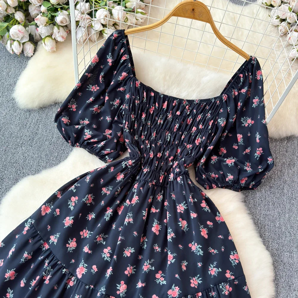 2024 Neues Sommer Blumenmuster Maxikleid Damen Vintage Eckiger Ausschnitt Geraffte Brust Schärpe Bandage Sommerkleid Partykleid