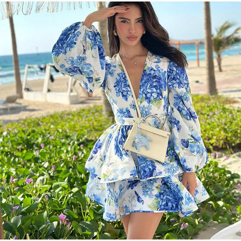 Damen Batik 3D Blumen Tief V-Ausschnitt ausgestellte Ärmel Minikleider Mode Slim Bedruckt Mehrfachfalten Vestidos Neue Damen Urlaubskleidung