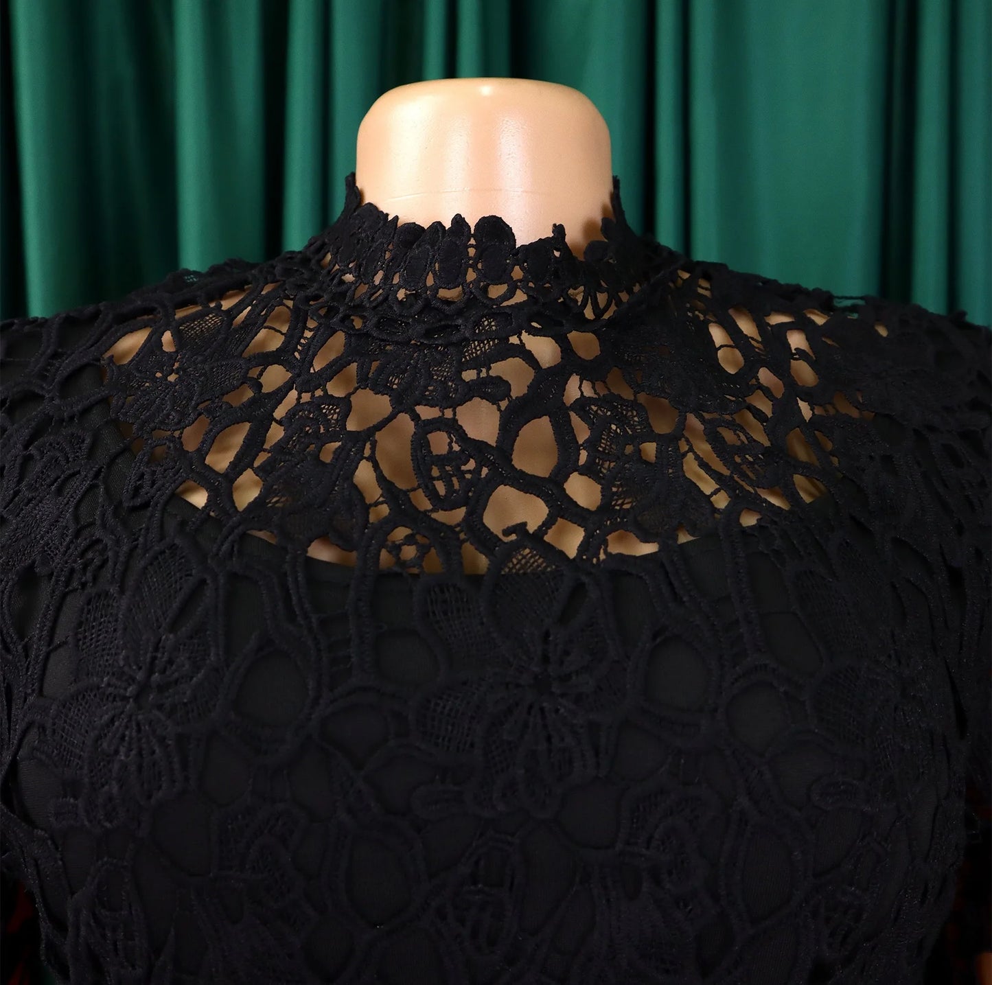 Elegante Jumpsuits & Rompers für Damen Rundhals Spitze Patchwork Kurzarm Gürtel Hohe Taille Luxus Geburtstagsparty Abend Outfit
