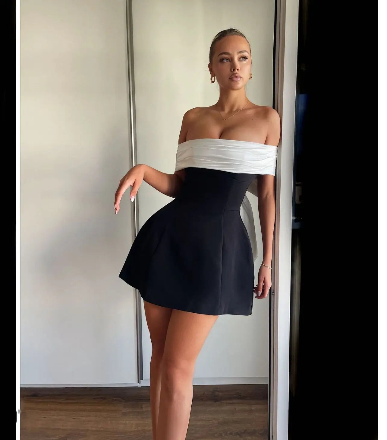 Damen Trägerloses Rückenfreies Kurzes Kleid Elegant Sexy Off Shoulder Ärmellose Kleider 2025 Damen Abendparty Geburtstagskleider Schwarz