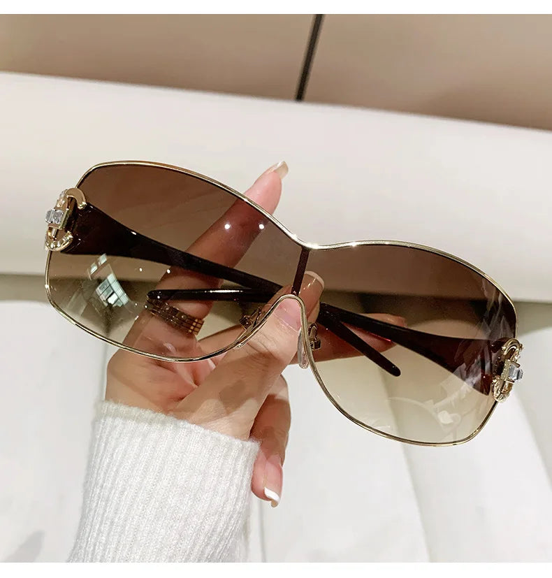 Neue Mode Y2K Sonnenbrille Damen Integrierte Surround Sonnenbrille Retro Designer Damen Brillen UV400 Oculos De Sol