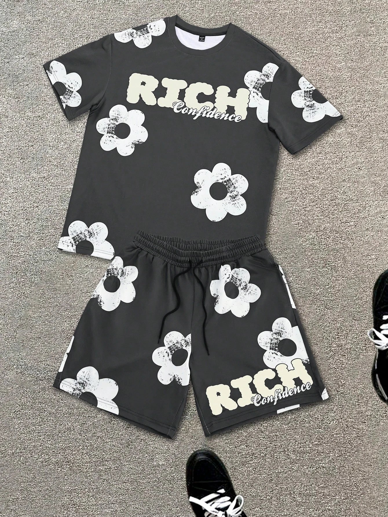 Fashion Men's Black and White Flower Graphic Print T-shirt Shorts 2-piece Set O-neck Short Sleeve Top Elastic Waist Shorts Set