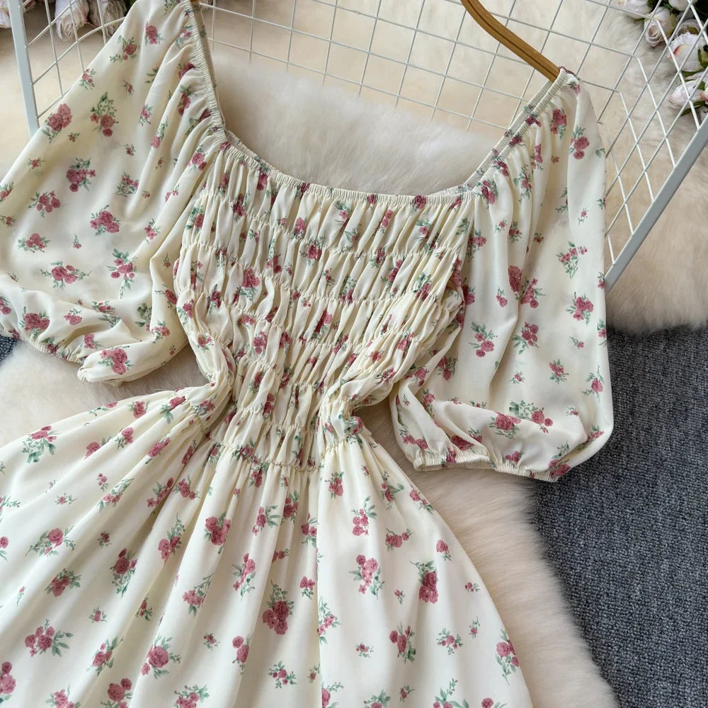 2024 Neues Sommer Blumenmuster Maxikleid Damen Vintage Eckiger Ausschnitt Geraffte Brust Schärpe Bandage Sommerkleid Partykleid