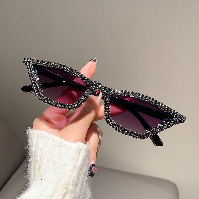 KLASSNUM Luxuriöse Cat-Eye-Sonnenbrille für Damen und Herren, modische Diamant-Dreieck-Marken-Designer-Glitzer-Sonnenbrille UV400 Shades Brille