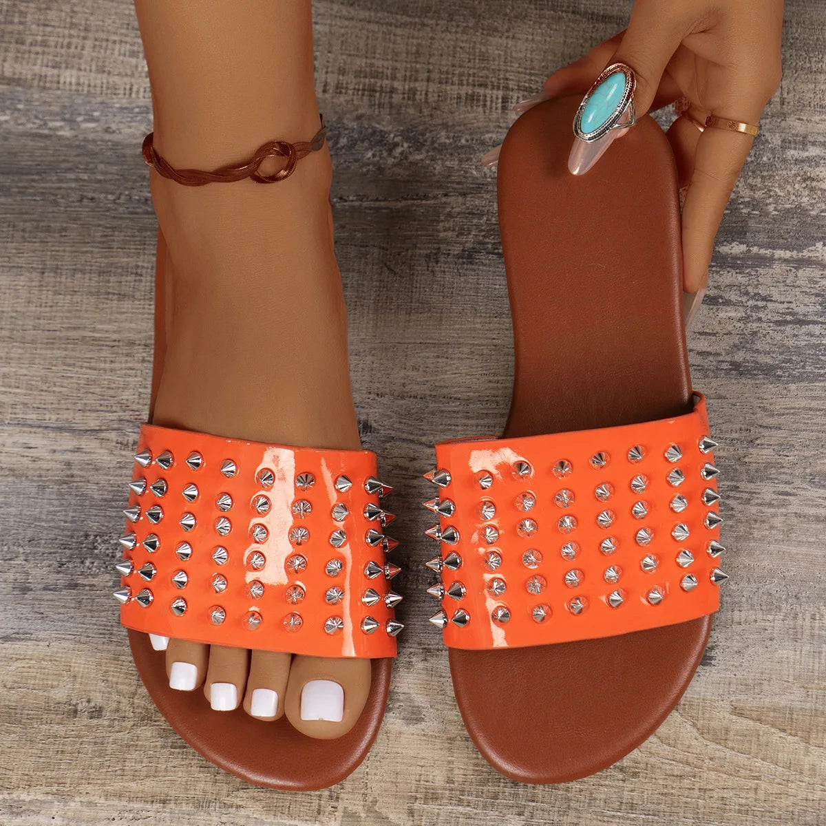 2024 Women Summer New Flat Bottom Rivet Outdoor Beach Large Size Slippers for Leisure, Anti slip Durable Home Sandals