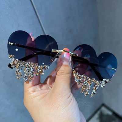 2023 Modedesigner Herz-Sonnenbrille Damen Retro Randlos Bling Persönlichkeit Sonnenbrille Party UV400 Brille lentes de sol mujer
