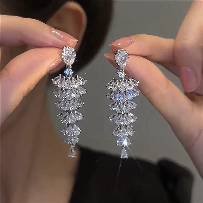 Modische Luxus-Ohrringe mit geometrischen Anhängern für Damen, Hochzeit, Party, Schmuckzubehör, wunderschöne Zirkonia-Braut-Brincos