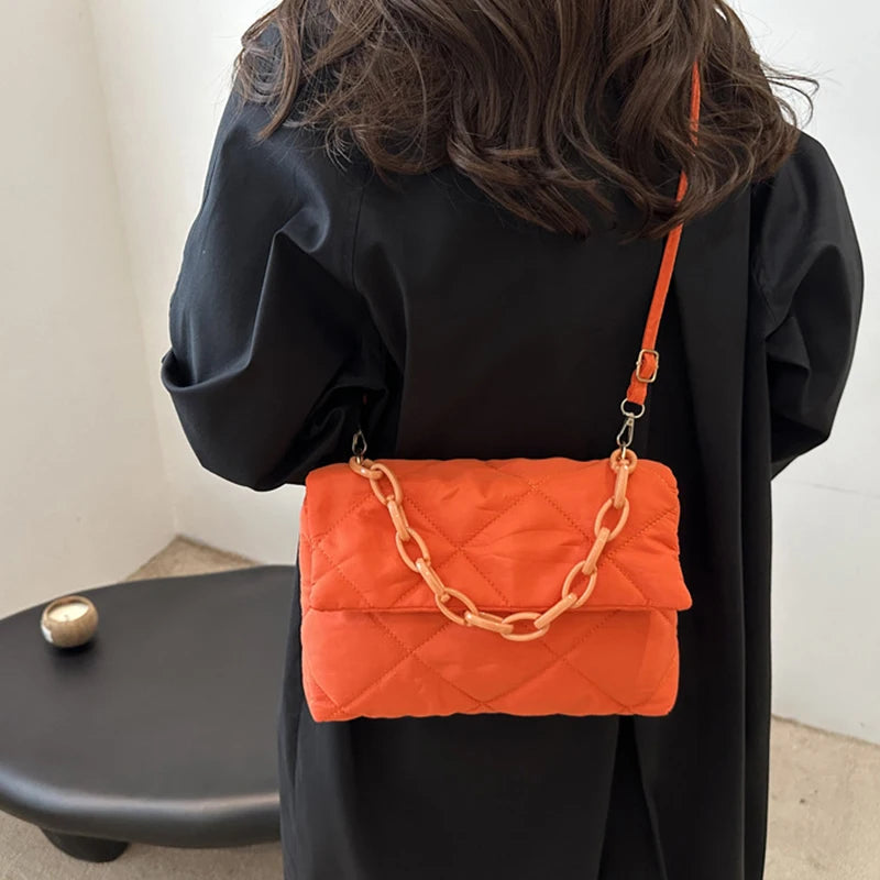 Acryl-Ketten-Umhängetaschen, quadratisch, lässig, Klappe, Damen-Pendeltaschen, gesteppt, All-Match, Winter, große Kapazität für Mädchen zum Einkaufen