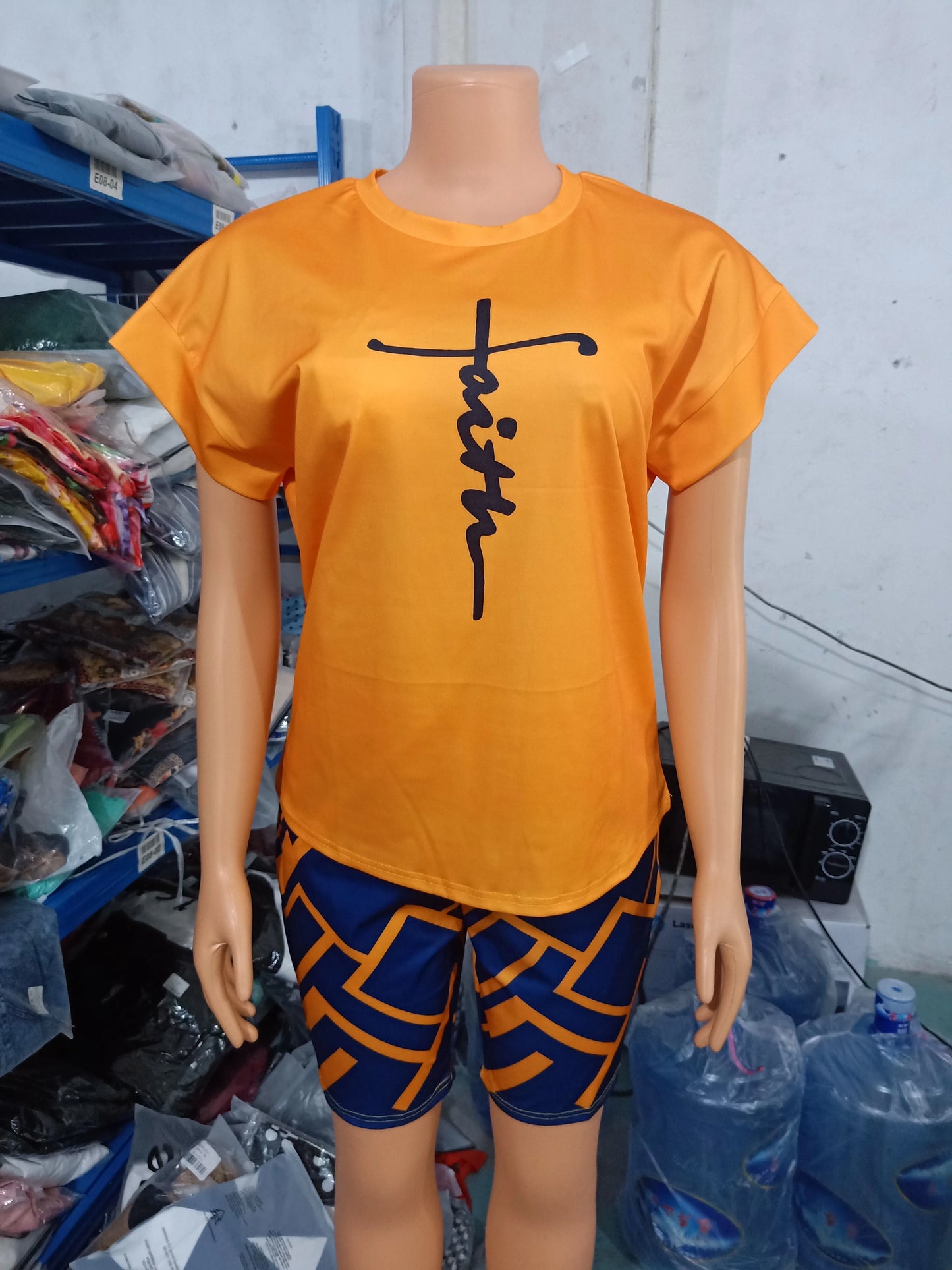 Two Piece Sets Womens Outifits Summer Fashion Design Pin Digital Print Round Neck Short Sleeved Top & Casual Skinny Shorts Set