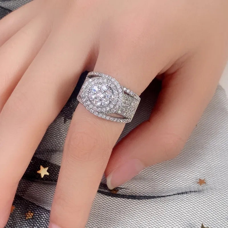 Huitan Gorgeous Wedding Engagement Rings for Women Modern Fashion Design Sparkling Cubic Zirconia Female Rings Party New Jewelry