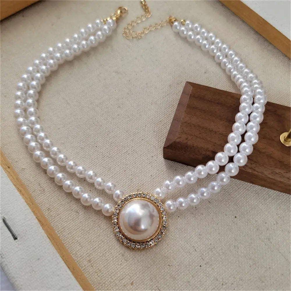 Luxuriöses Vintage dreilagiges Perlen-Collier, 2024 neue Trend-Schmuckmode Damen Halskette für den Hals Partygeschenk