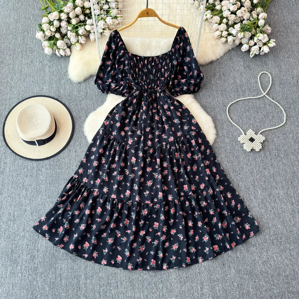 2024 Neues Sommer Blumenmuster Maxikleid Damen Vintage Eckiger Ausschnitt Geraffte Brust Schärpe Bandage Sommerkleid Partykleid